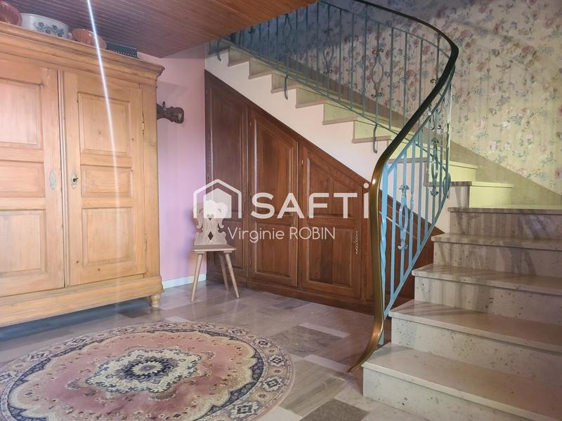 Maison - 297 m² - 9 pièces