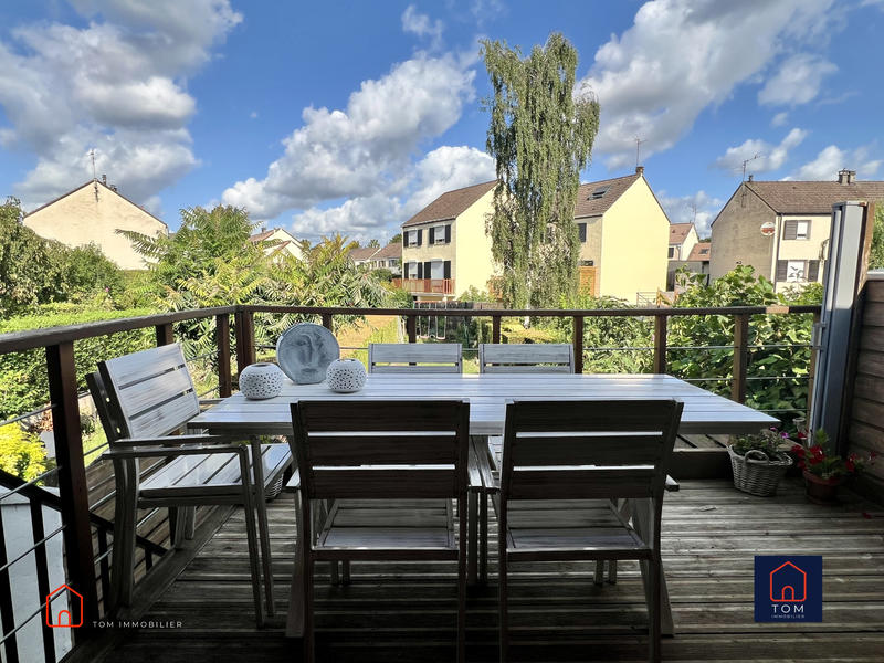 Maison - 93 m² - 5 pièces