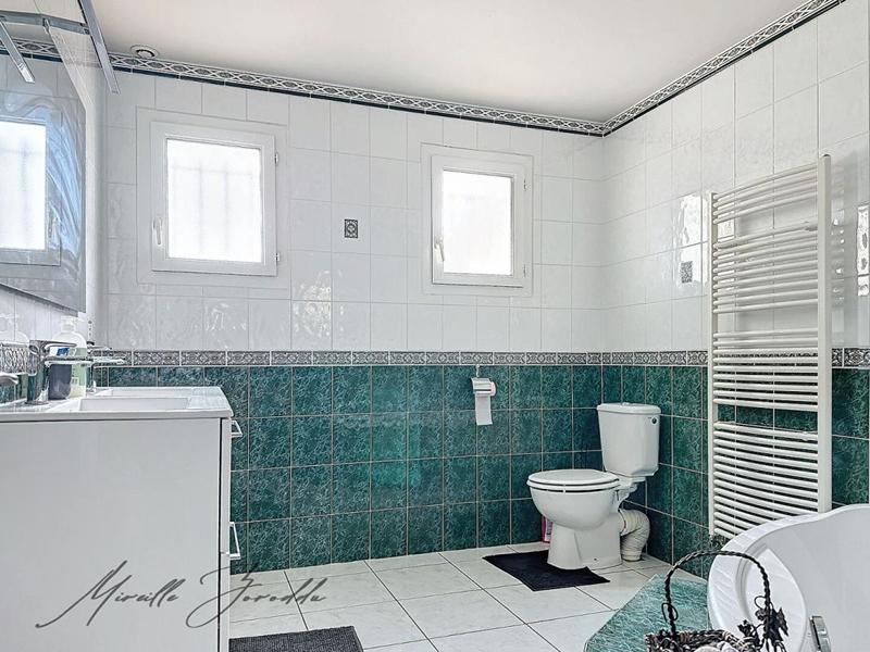 Maison - 122 m² - 4 pièces