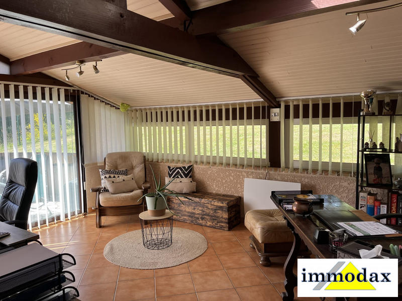 Maison traditionnelle - 250 m² - 6 pièces