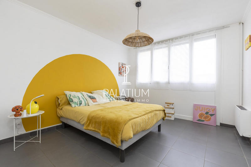 Appartement - 93 m² - 4 pièces