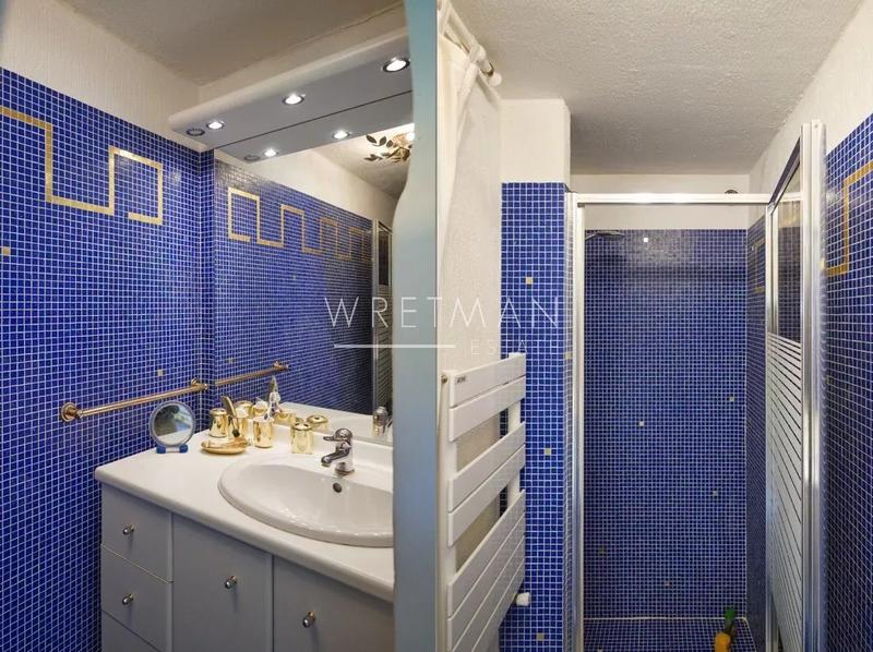 Maison - 232 m² - 9 pièces