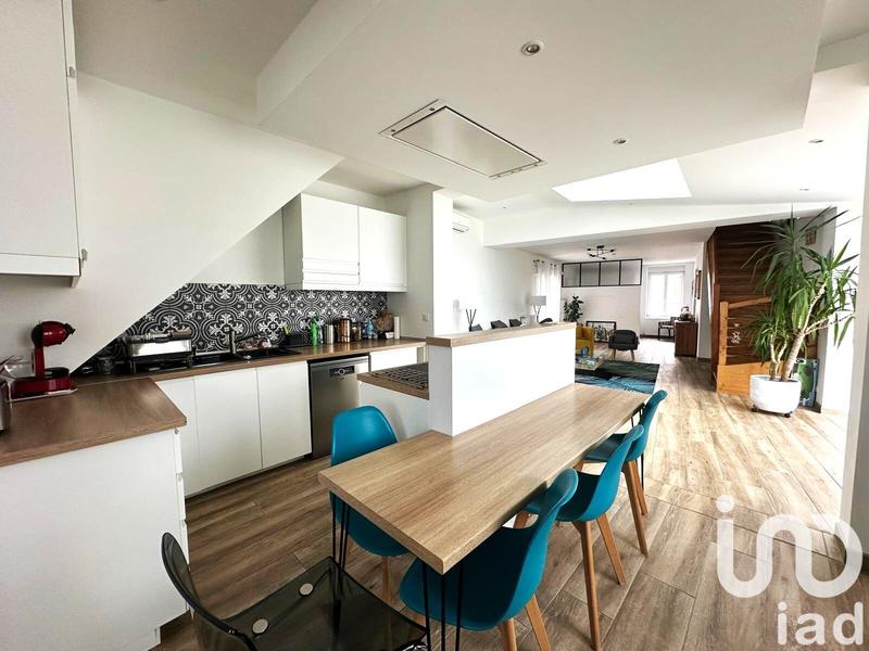 Maison de village - 250 m² - 7 pièces