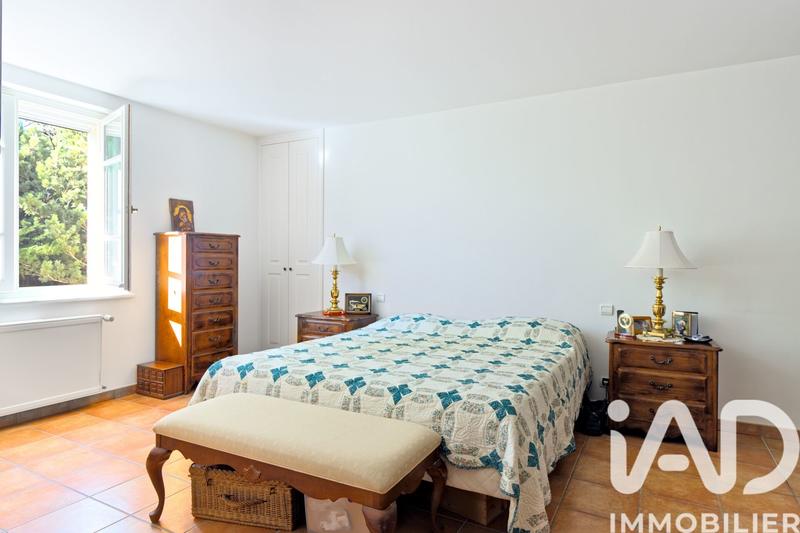 Maison - 433 m² - 16 pièces