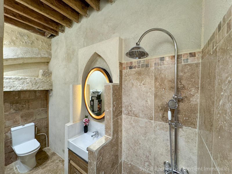 Propriété - 402 m² - 8 pièces