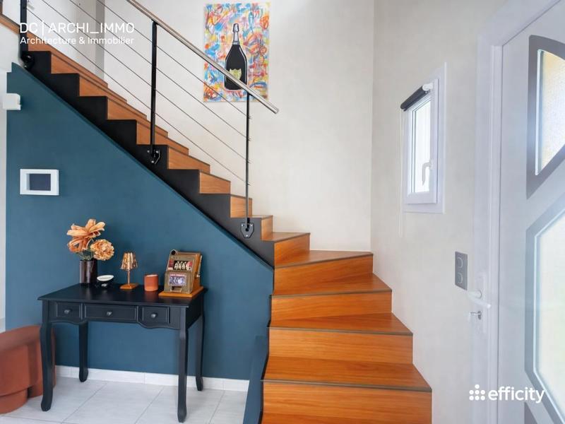 Maison - 200 m² - 7 pièces