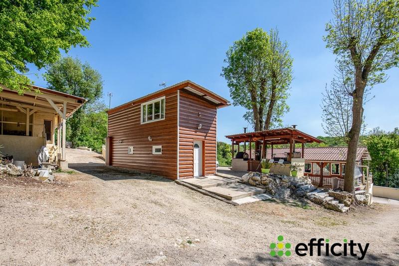 Maison - 246 m² - 11 pièces