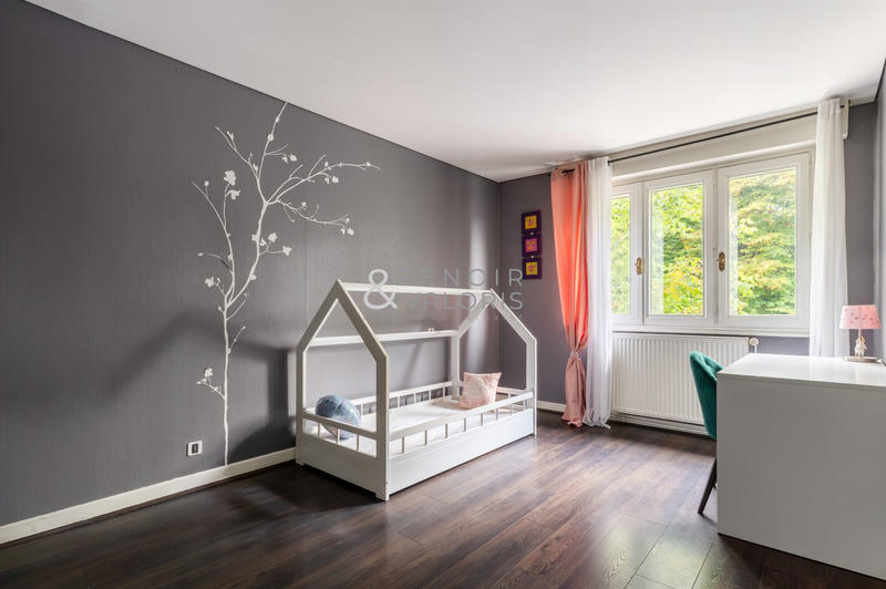 Maison - 168 m² - 9 pièces