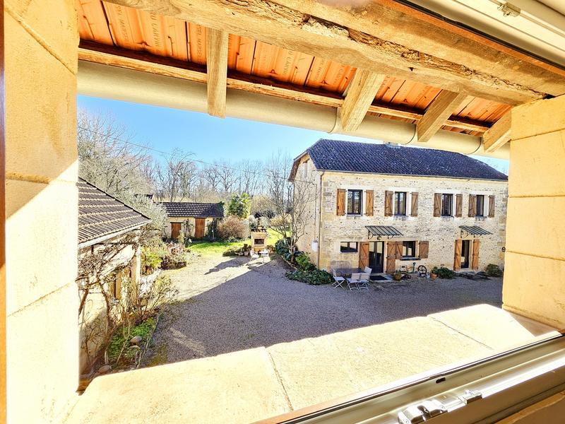 Maison - 308 m² - 11 pièces