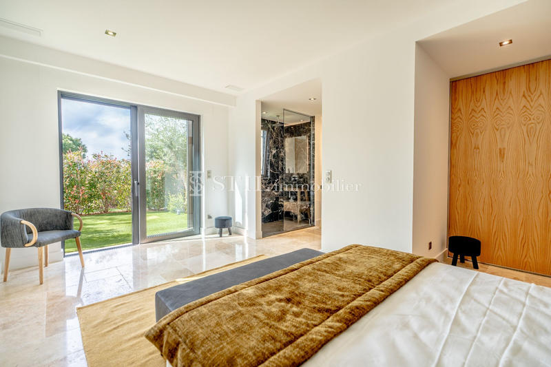 Villa - 350 m² - 6 pièces