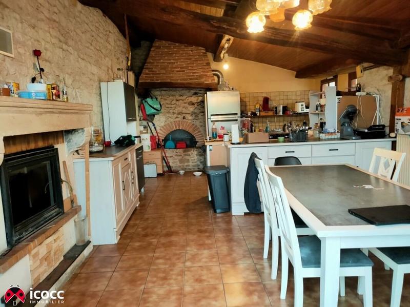 Maison en pierre - 212 m² - 11 pièces