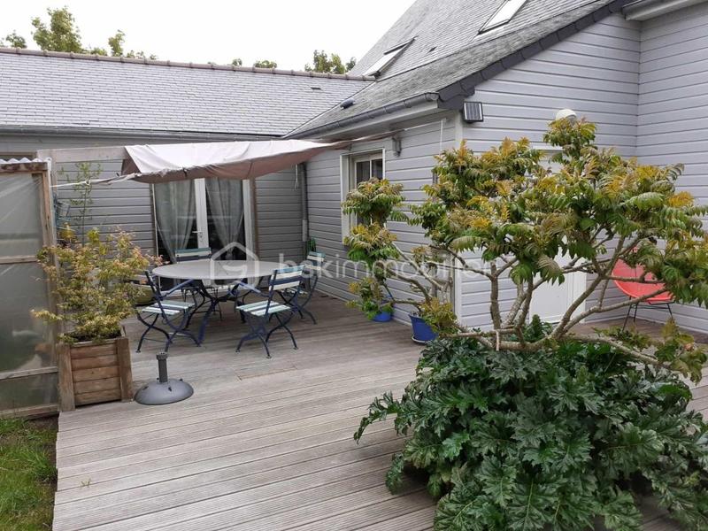 Maison de bois - 201 m² - 8 pièces