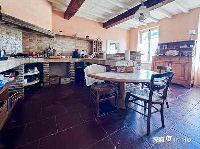 Maison - 295 m² - 7 pièces