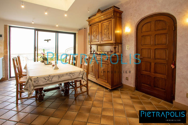 Maison ancienne - 400 m² - 16 pièces