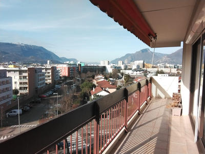 Appartement - 96 m² - 4 pièces