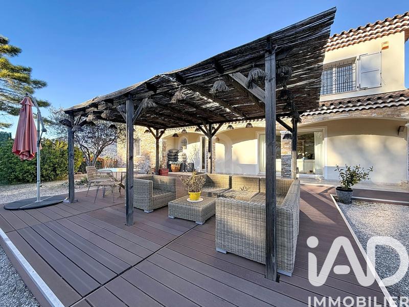 Maison - 251 m² - 7 pièces