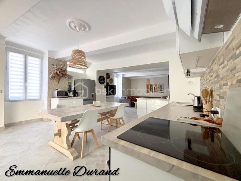 Maison de ville - 224 m² - 9 pièces