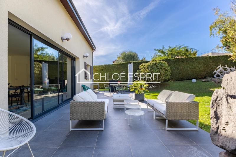 Maison - 140 m² - 6 pièces