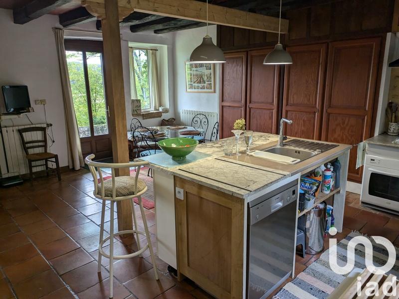 Maison - 217 m² - 7 pièces