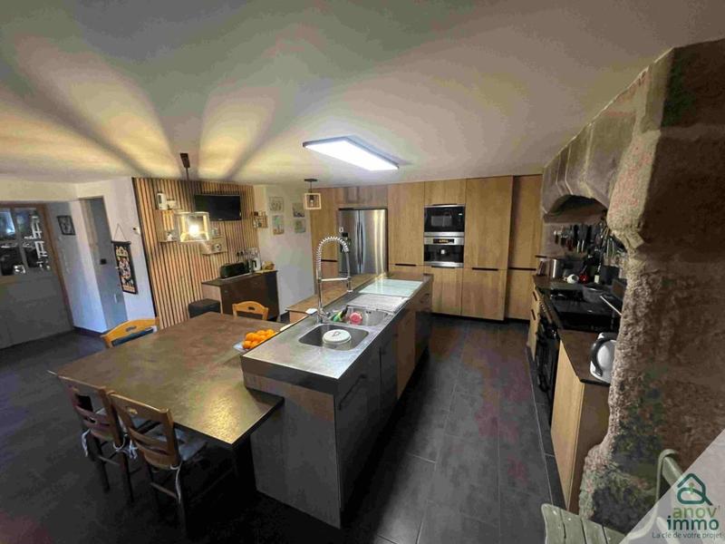 Propriété - 593 m² - 14 pièces