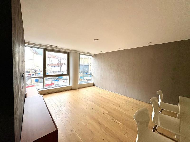 Appartement - 76 m² - 2 pièces