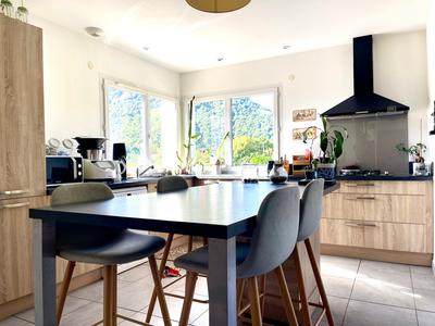 Maison - 104 m² - 4 pièces