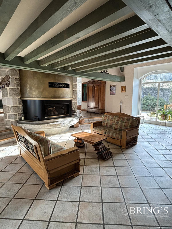 Maison - 450 m² - 12 pièces