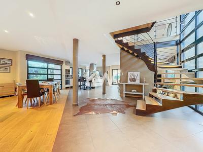 Maison - 307 m² - 6 pièces