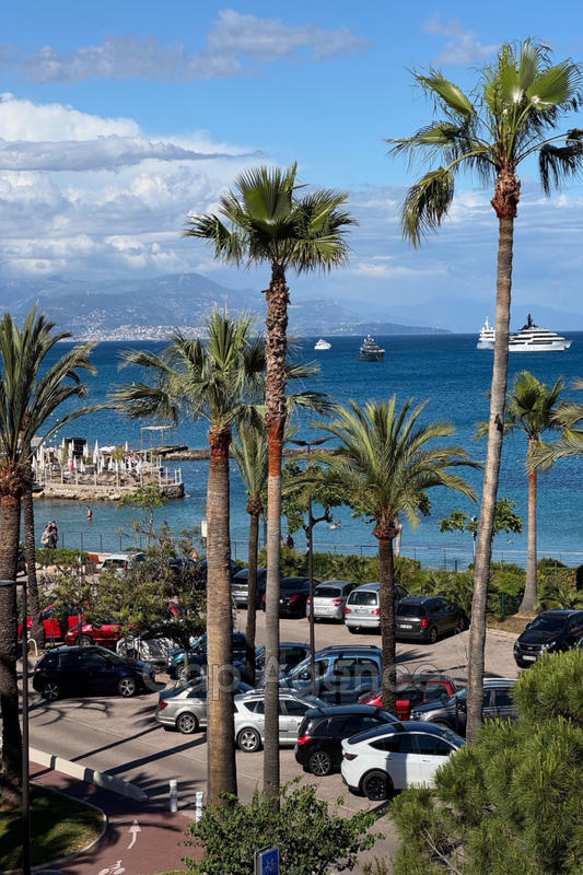 Appartement - 64 m² - 2 pièces