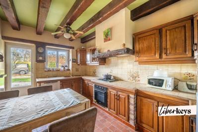 Propriété - 220 m² - 8 pièces