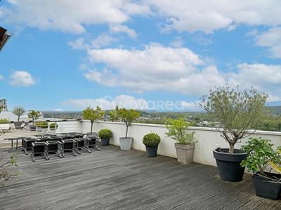 Appartement - 177 m² - 5 pièces