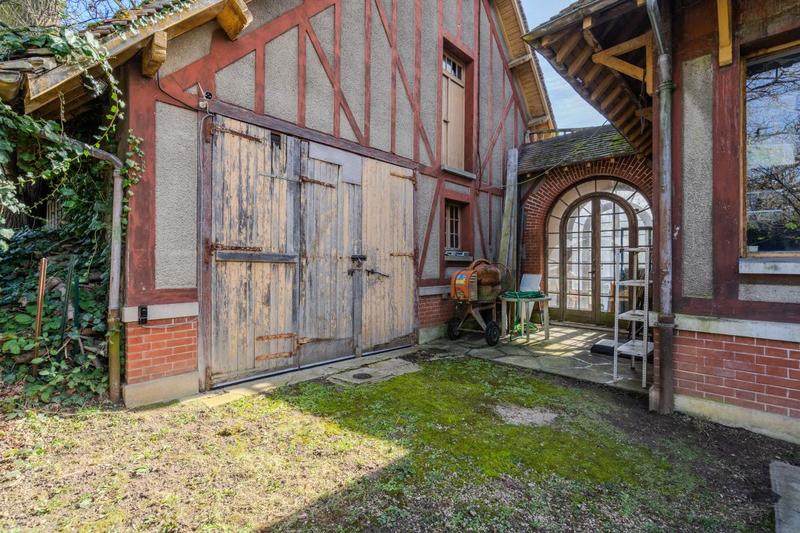 Propriété - 300 m² - 5 pièces