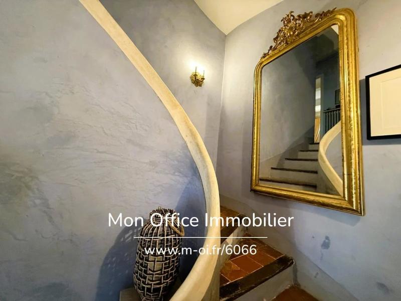 Maison - 390 m² - 14 pièces