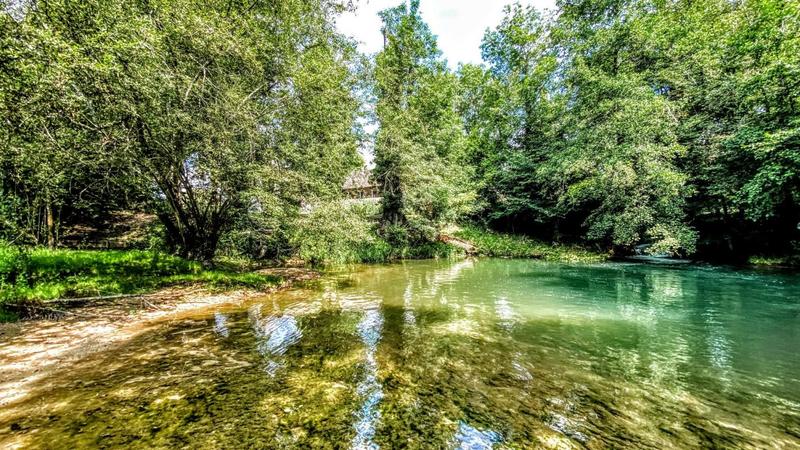 Château - 943 m² - 24 pièces