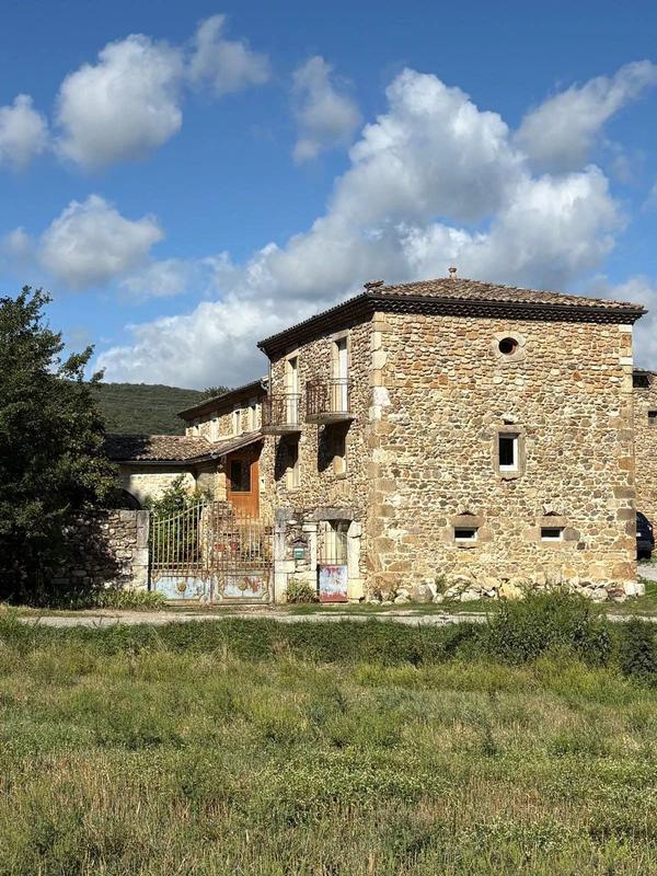 Maison - 320 m² - 10 pièces