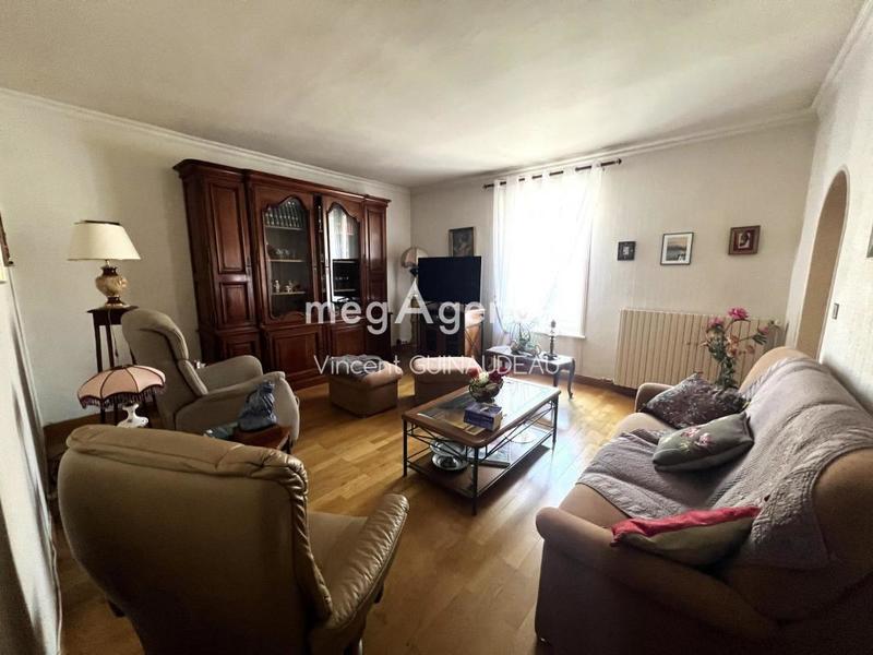 Maison - 174 m² - 9 pièces