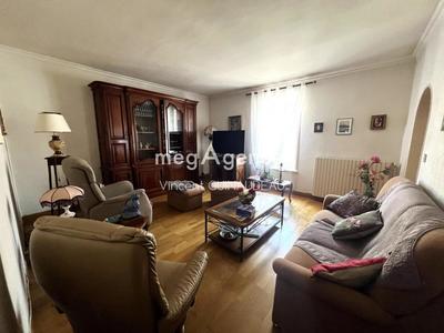 Maison - 174 m² - 9 pièces