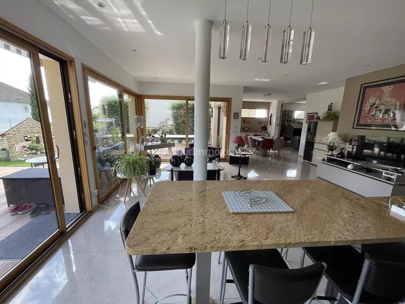 Maison - 197 m² - 7 pièces