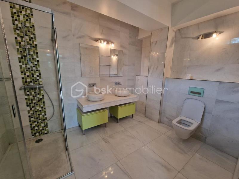 Demeure - 566 m² - 10 pièces