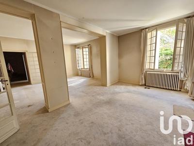 Maison - 345 m² - 16 pièces