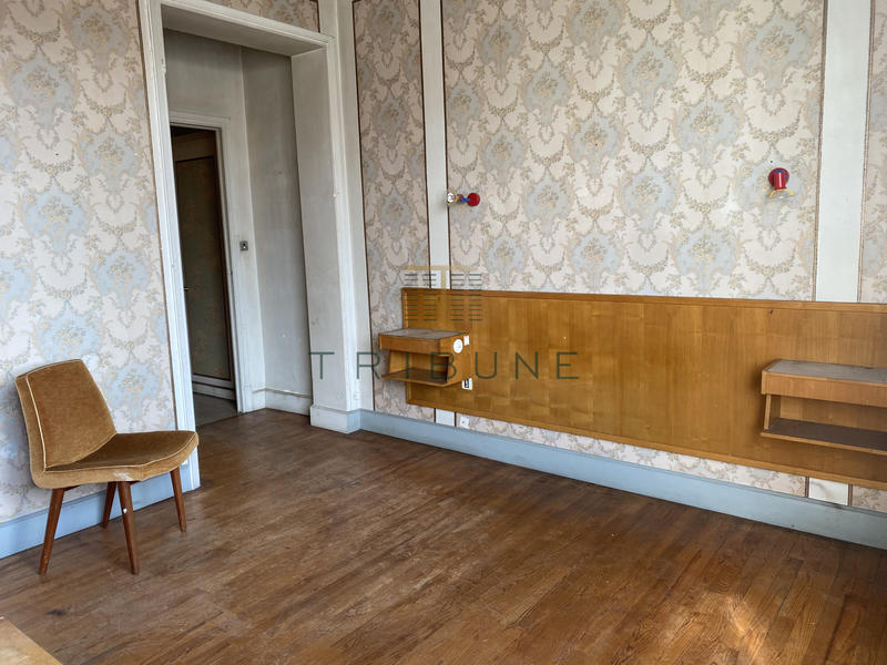 Maison - 253 m² - 8 pièces