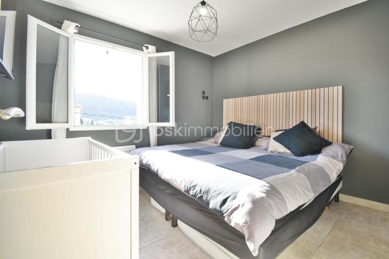 Maison - 101 m² - 4 pièces