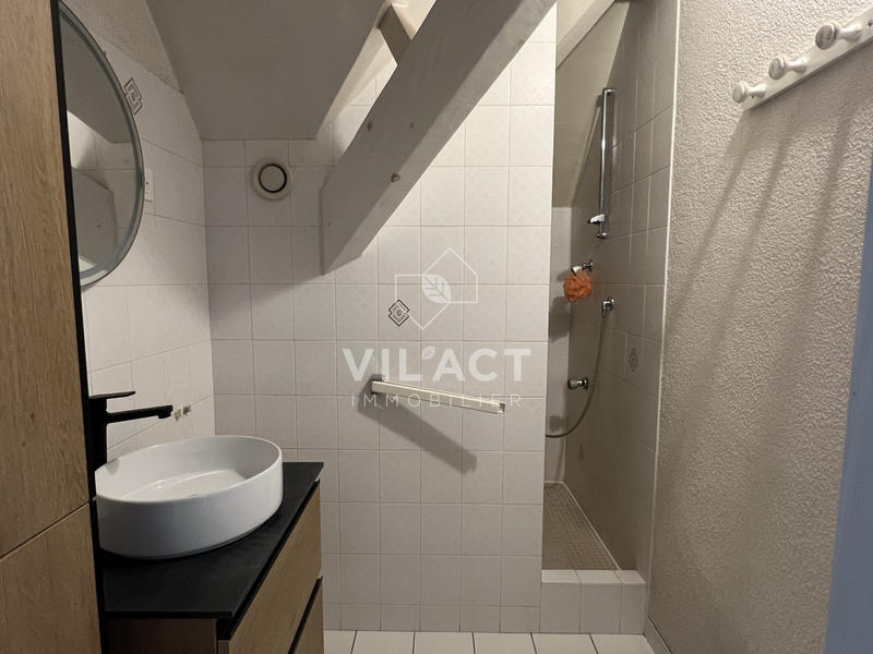 Maison - 222 m² - 7 pièces