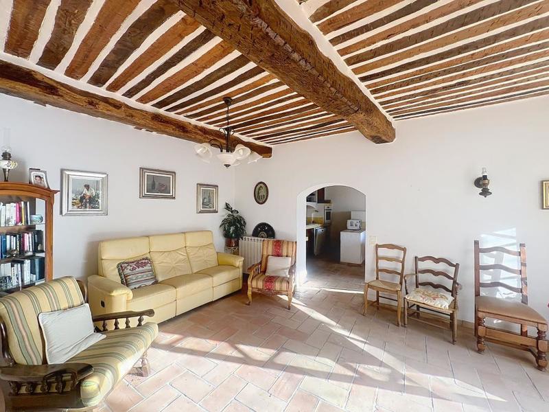 Maison - 360 m² - 8 pièces