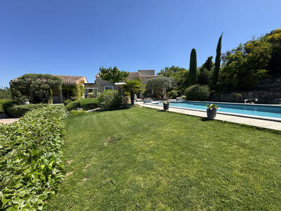 Villa - 250 m² - 6 pièces