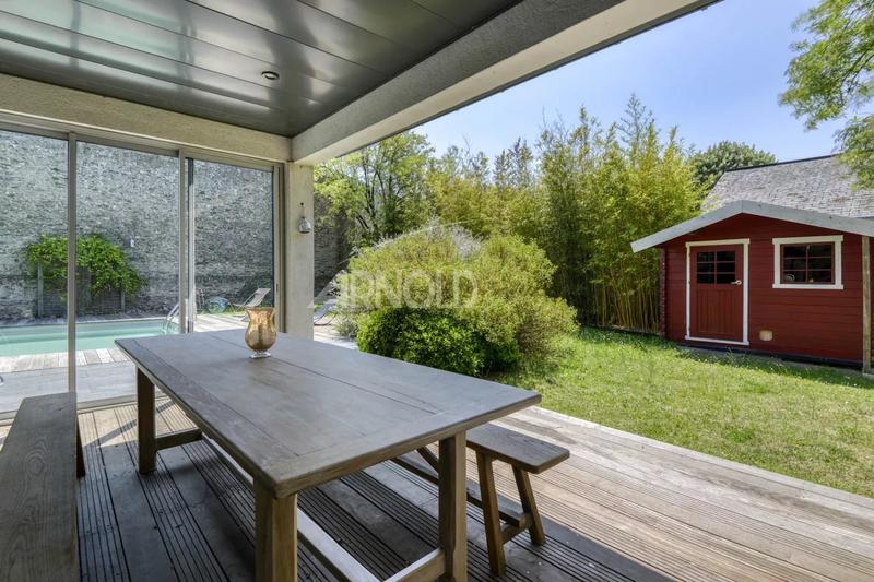 Maison - 327 m² - 15 pièces