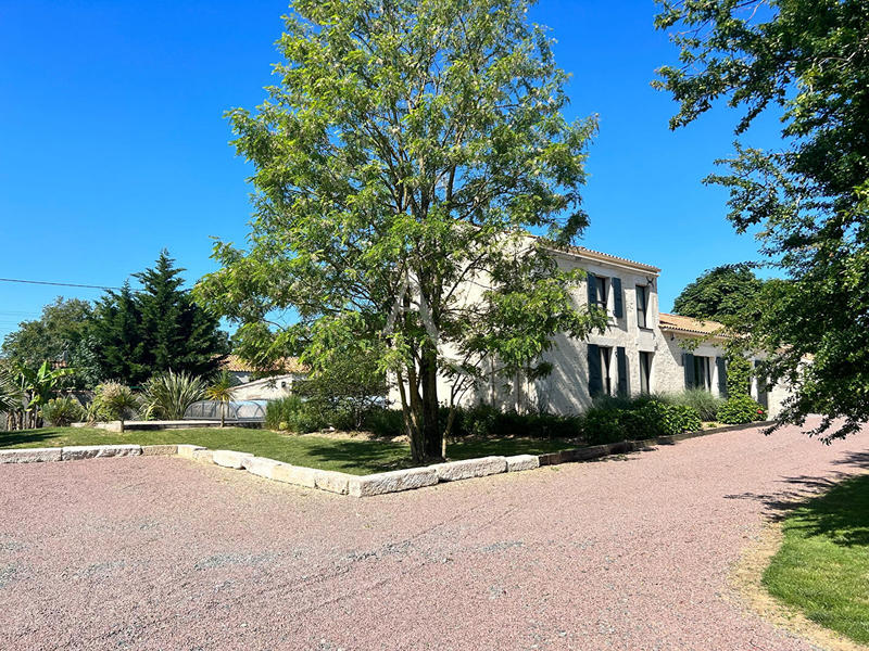 Demeure - 132 m² - 6 pièces