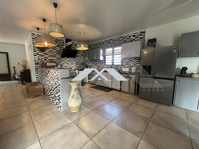 Maison - 120 m² - 4 pièces