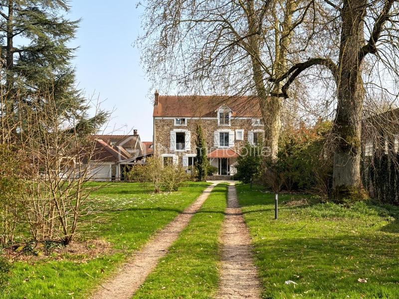Maison bourgeoise - 280 m² - 10 pièces