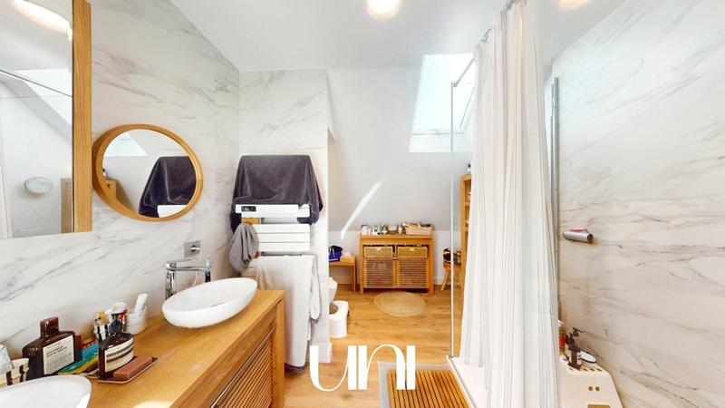 Maison - 270 m² - 7 pièces